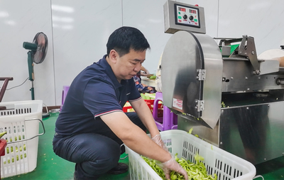 叶伟峰 携楚商情怀归乡，以创新智慧助农产品“出山”